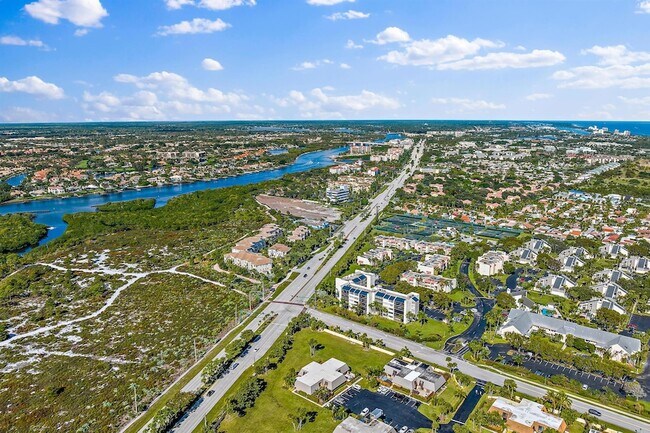 Building Photo - 1605 S US Hwy 1