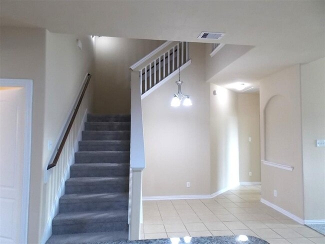 Building Photo - 6130 Carver Pines Dr