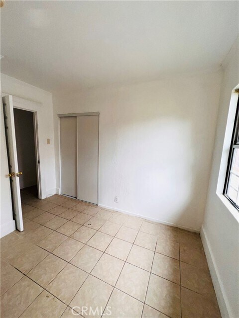 Building Photo - 1738 W 38th St