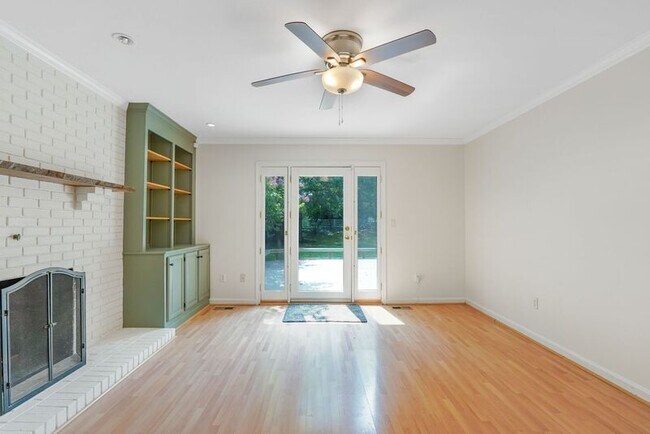Building Photo - 94 Cleremont Dr
