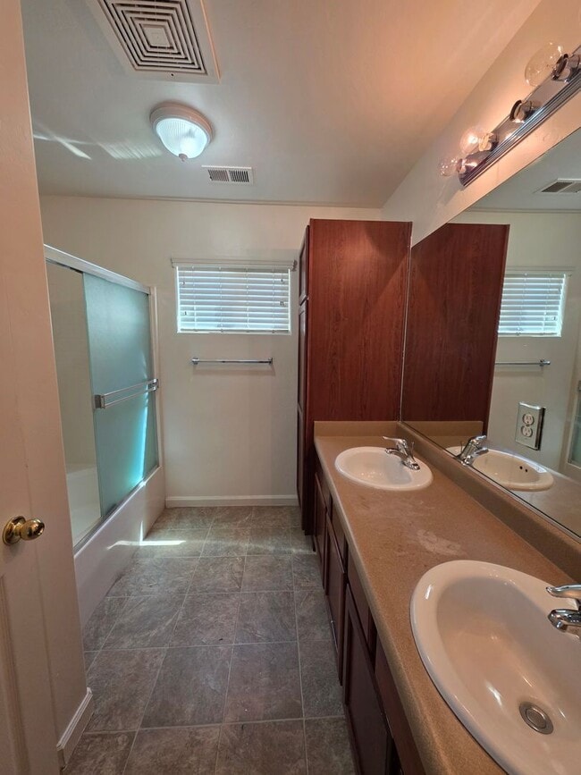 Building Photo - $300.00 off First Month's Rent!!!!!!