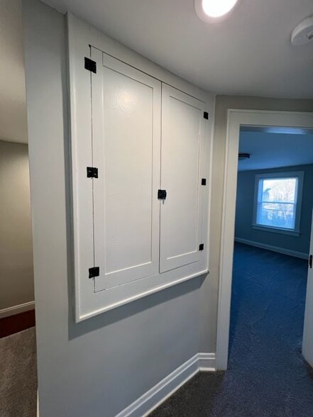 Building Photo - 1213 Oakwood Ave