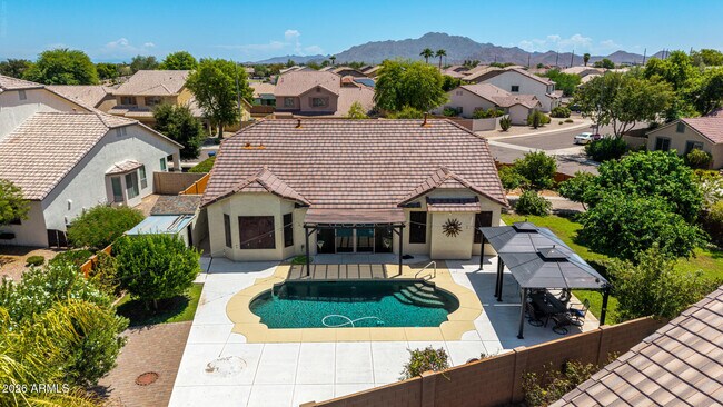 Building Photo - 2801 E Lindrick Dr