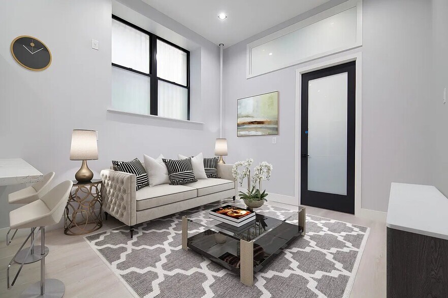 Primary Photo - 434 W 52nd St