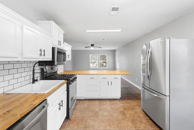 Building Photo - 5313 Perry Ave