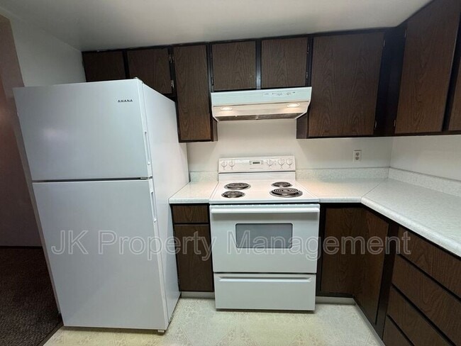 Building Photo - 2300 14th Ave S