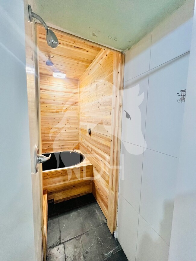 Building Photo - "Charming 4-Bedroom Home with Beautiful Hardwood Floors on South Harding Street!"