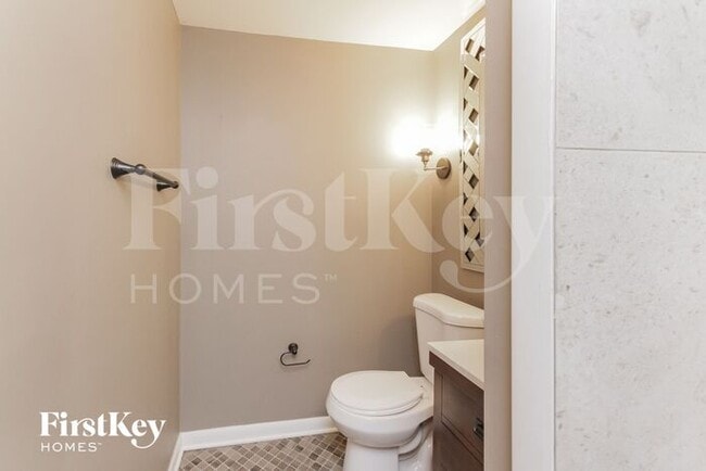 Building Photo - 18344 Aberdeen St