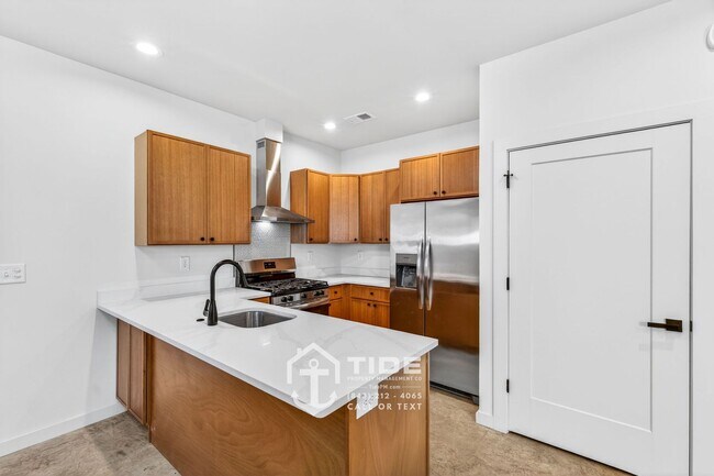 Building Photo - Move-In Ready Home Near Park Circle