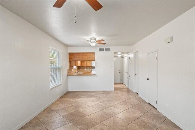 Building Photo - 115 Rhonda Dr