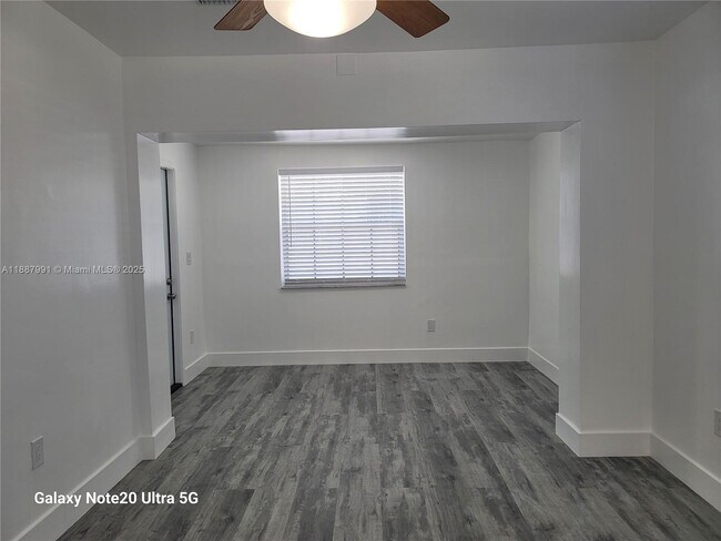 Building Photo - 2265 SW 15th St