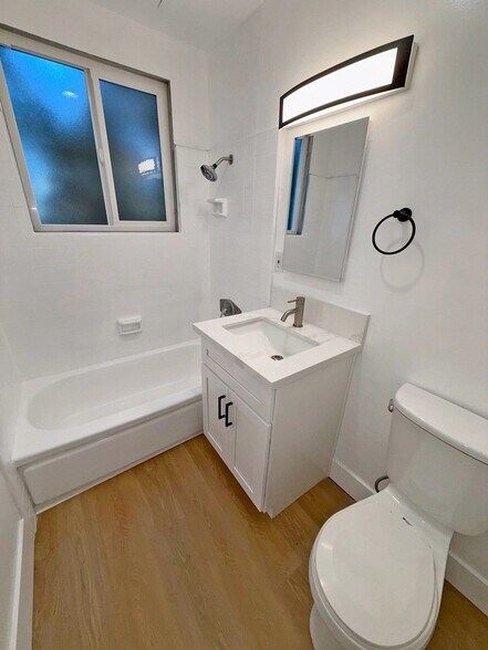 Building Photo - 3685 Mentone Ave