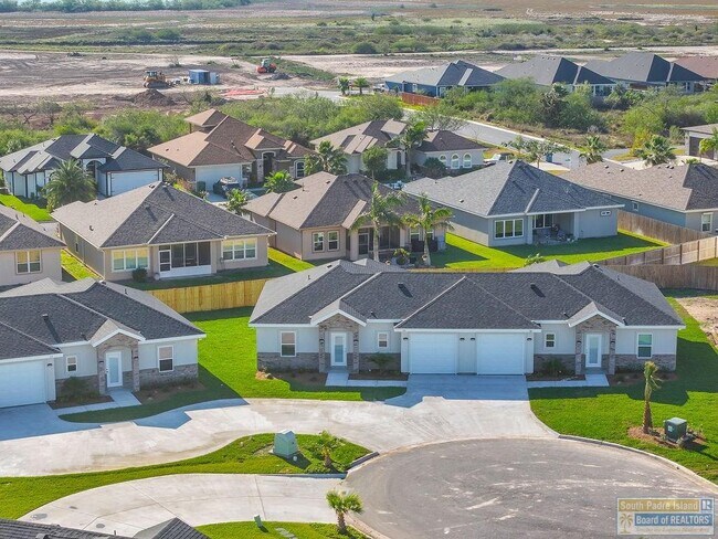 Building Photo - 20 S Bay Hill Dr