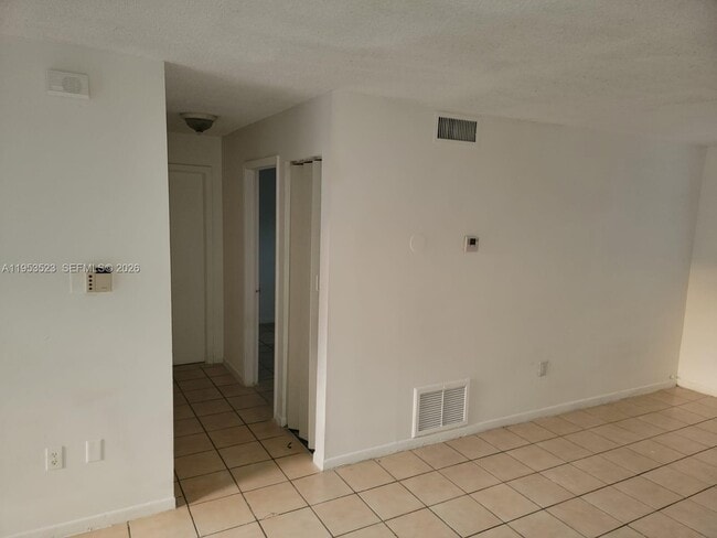 Building Photo - 17255 SW 95th Ave