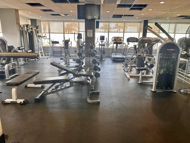 Building Photo - 209 N Fort Lauderdale Beach Blvd