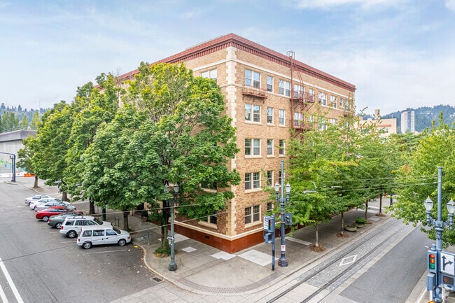 Primary Photo - Hamilton Arms Condominium