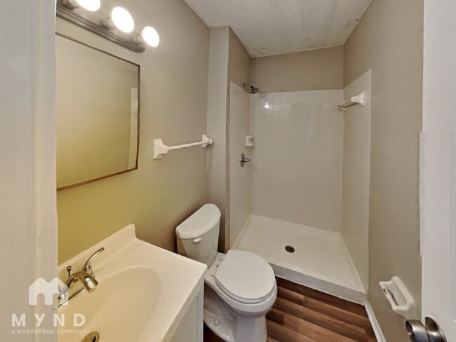 Building Photo - 3035 Falcon Bridge Dr