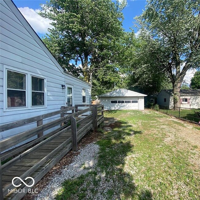 Building Photo - 1039 N Lynhurst Dr