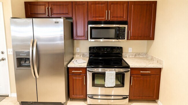Building Photo - 1064 N Tamiami Trl