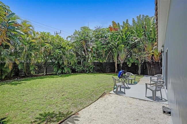 Building Photo - 3320 NE 13th Ave