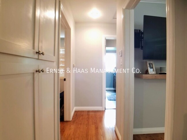 Building Photo - Beautifully Remodeled 2 Bedroom Lakewood H...