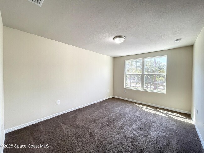 Building Photo - 3748 Chambers Ln