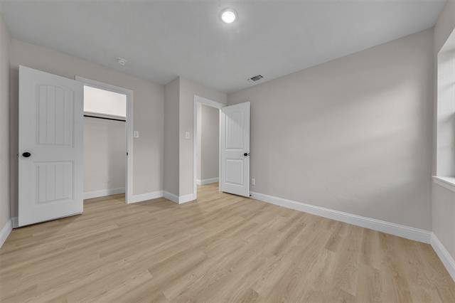 Building Photo - 217 Palomino Dr