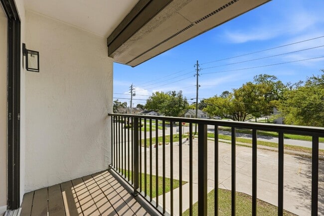 Building Photo - 1331 Cedar St