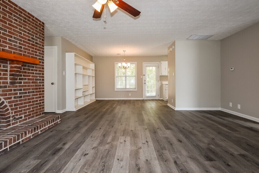 Building Photo - 5406 Cindy Ln SE