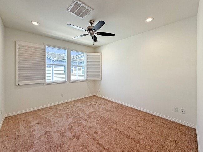 Building Photo - Bright & Inviting 2BR/2.5BA Townhome Near ...
