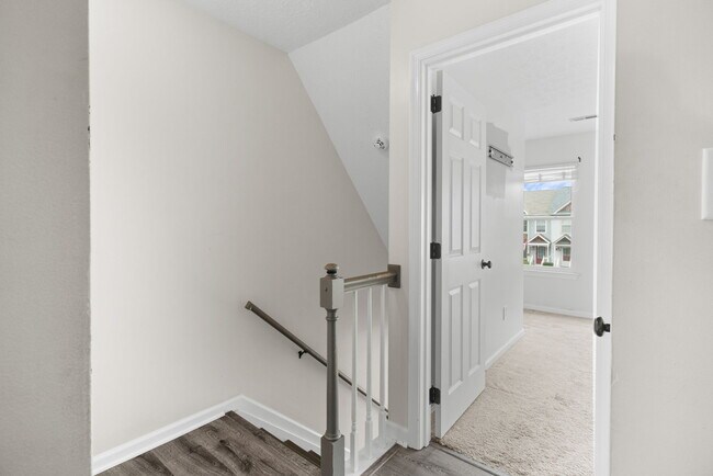 Building Photo - 1204 Palmerton Dr