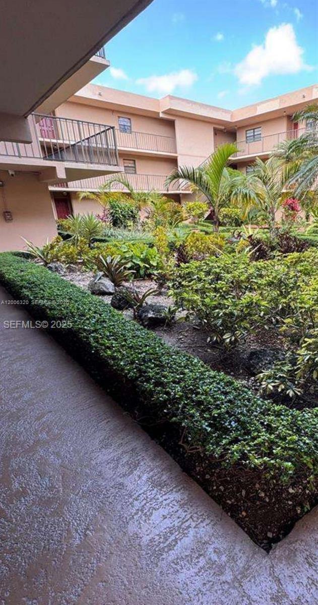 Building Photo - 10625 SW 112th Ave