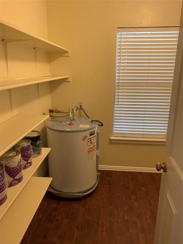 Building Photo - 904 Valleybrook Dr