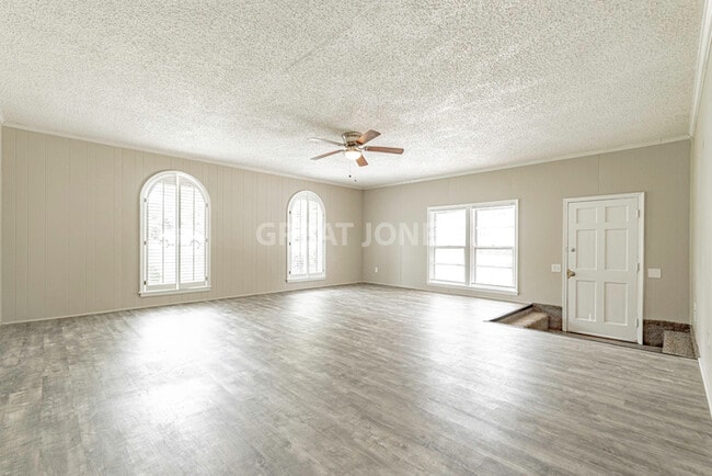 Building Photo - Charming 3 bedroom home in Columubia!