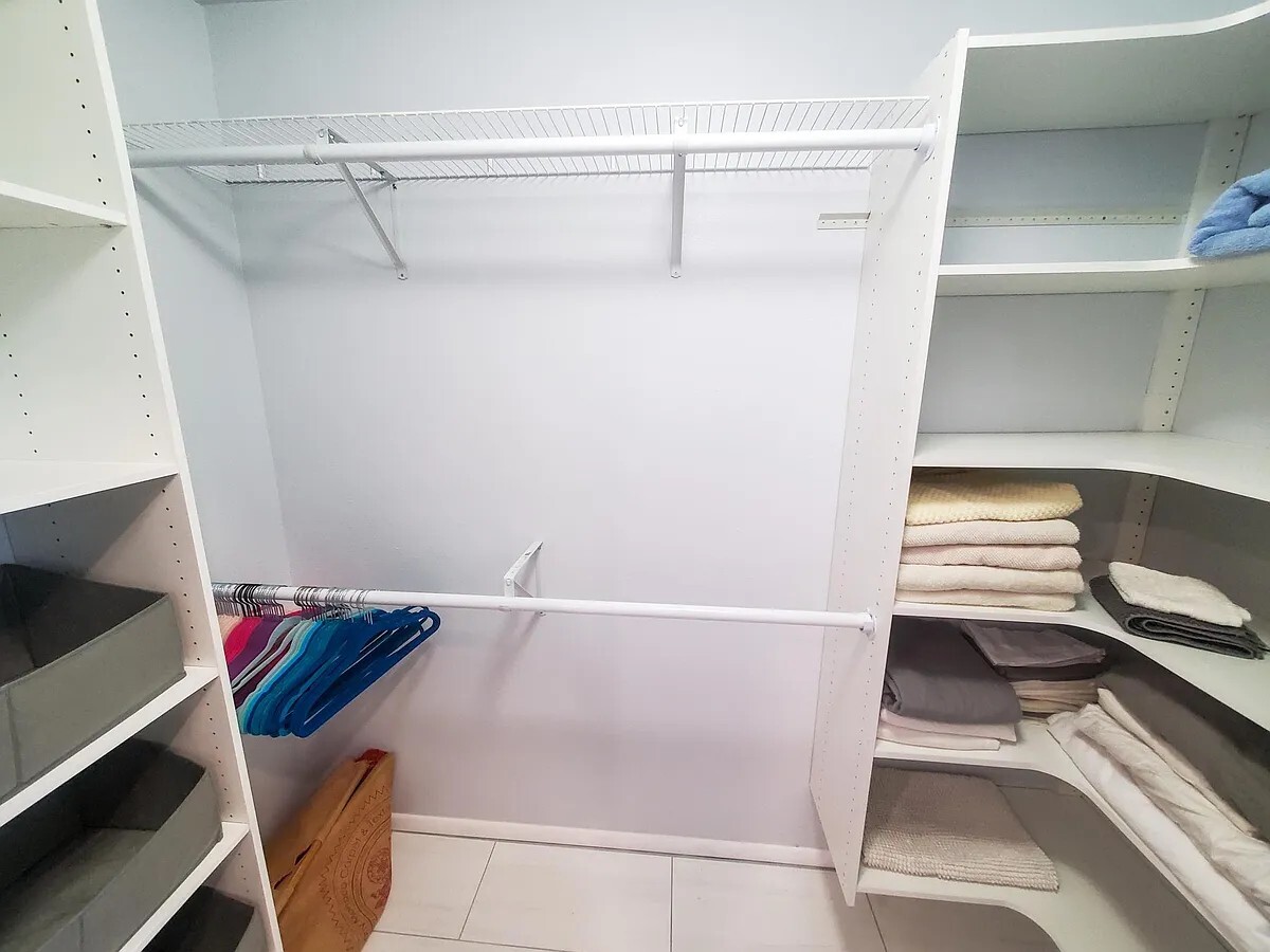 Building Photo - 948 Acequia de las Joyas