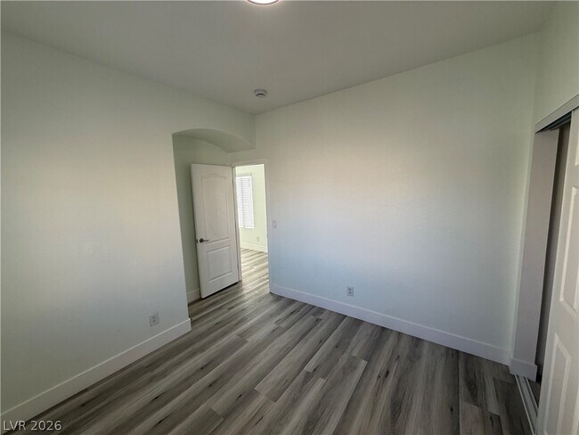 Building Photo - 5568 Jelsma Ave