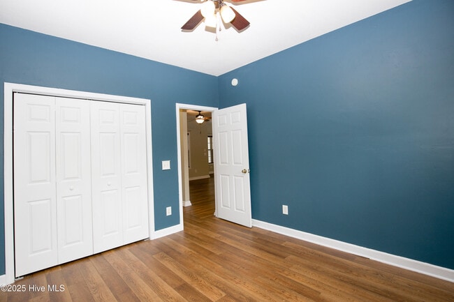 Building Photo - 110 Willow Creek Ln
