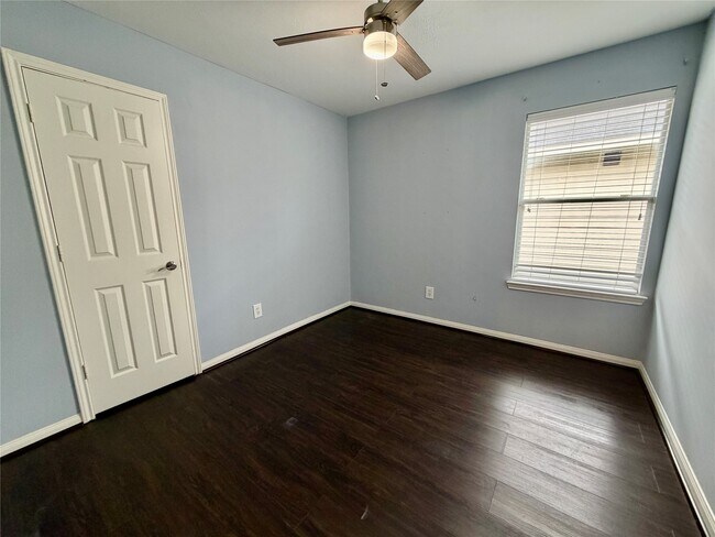 Building Photo - 21655 Falvel Sunset Ct