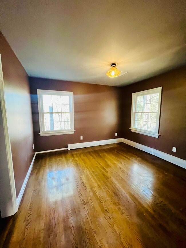 Building Photo - 3162 Stoneridge Rd SW