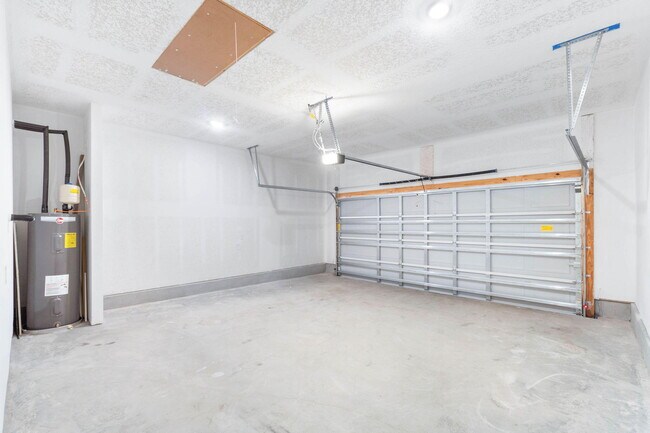 Building Photo - 127 Hobson Ave