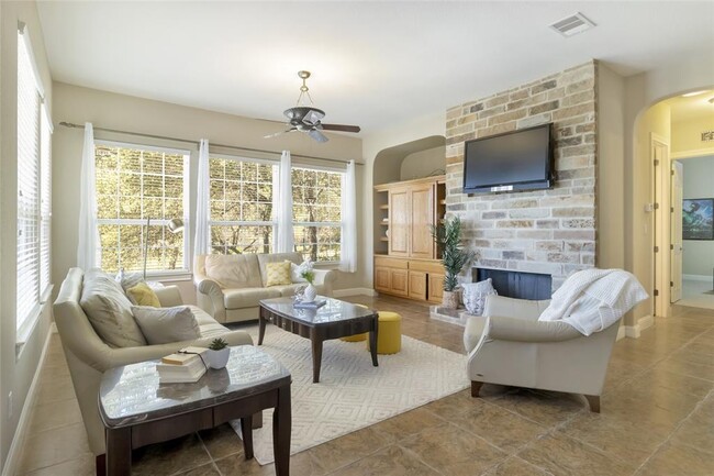 Building Photo - 5600 Laguna Cliff Ln
