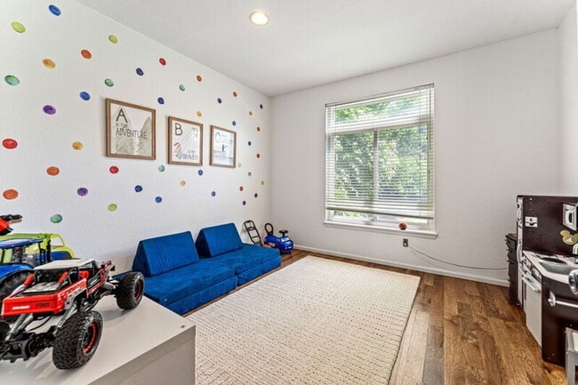 Building Photo - 4172 S Deframe Ct