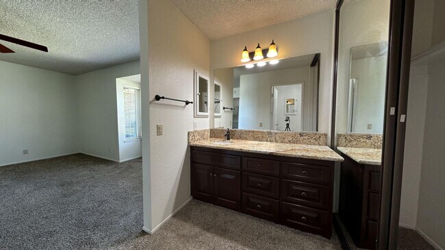 Building Photo - 6064 Laura Ln