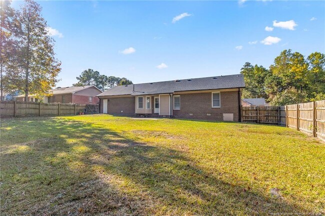 Building Photo - 2713 Leabrook Dr