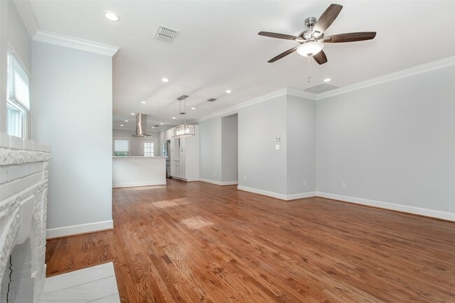 Building Photo - 5327 Worth St