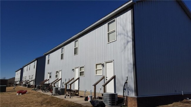 Building Photo - 411 S Hunter St