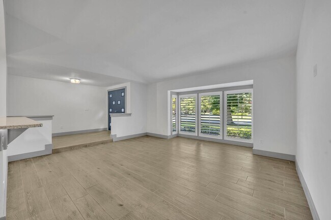 Building Photo - Waterbridge Stunner