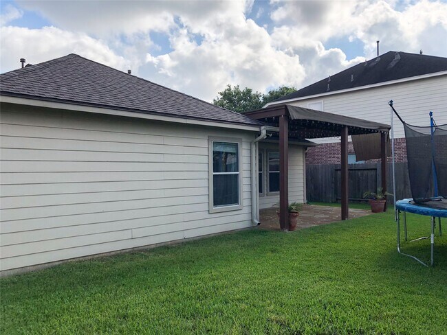 Building Photo - 17115 Sheffield Pines Ln