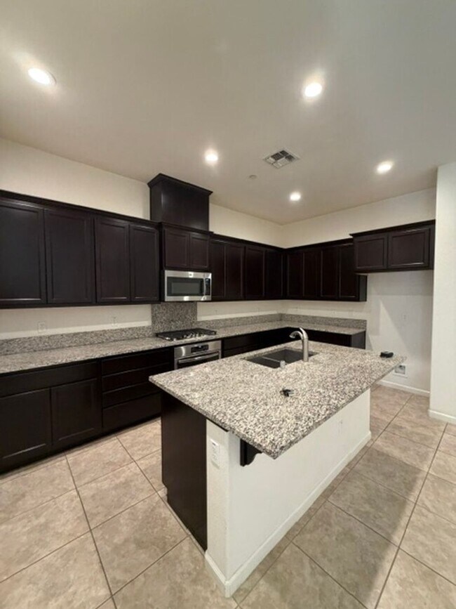 Building Photo - 362 Olivadi Way