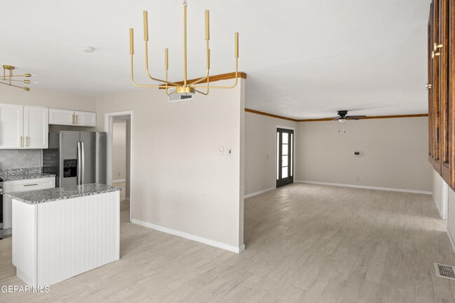 Building Photo - 4317 Larchmont Dr
